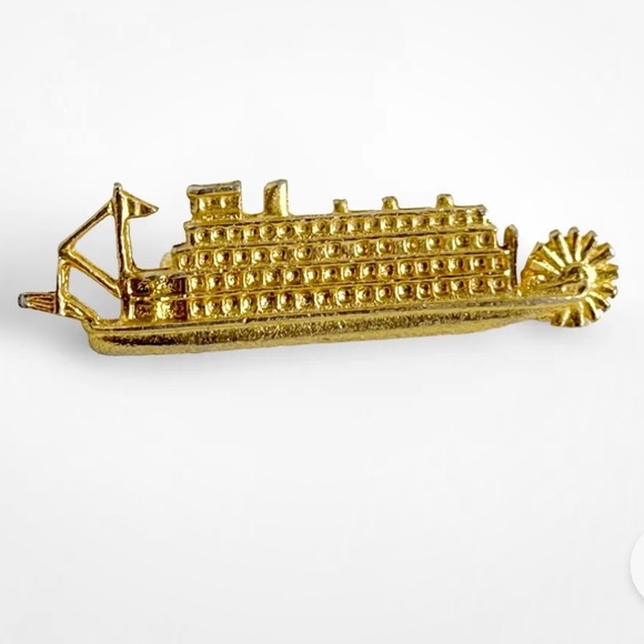Other - 🎉HP🎉 Vintage Gold Tone Stamped Metal Steamboat Riverboat Brooch Pin